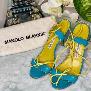 MANOLO BLAHNIK SCALLOPED LACE-UP HEELS